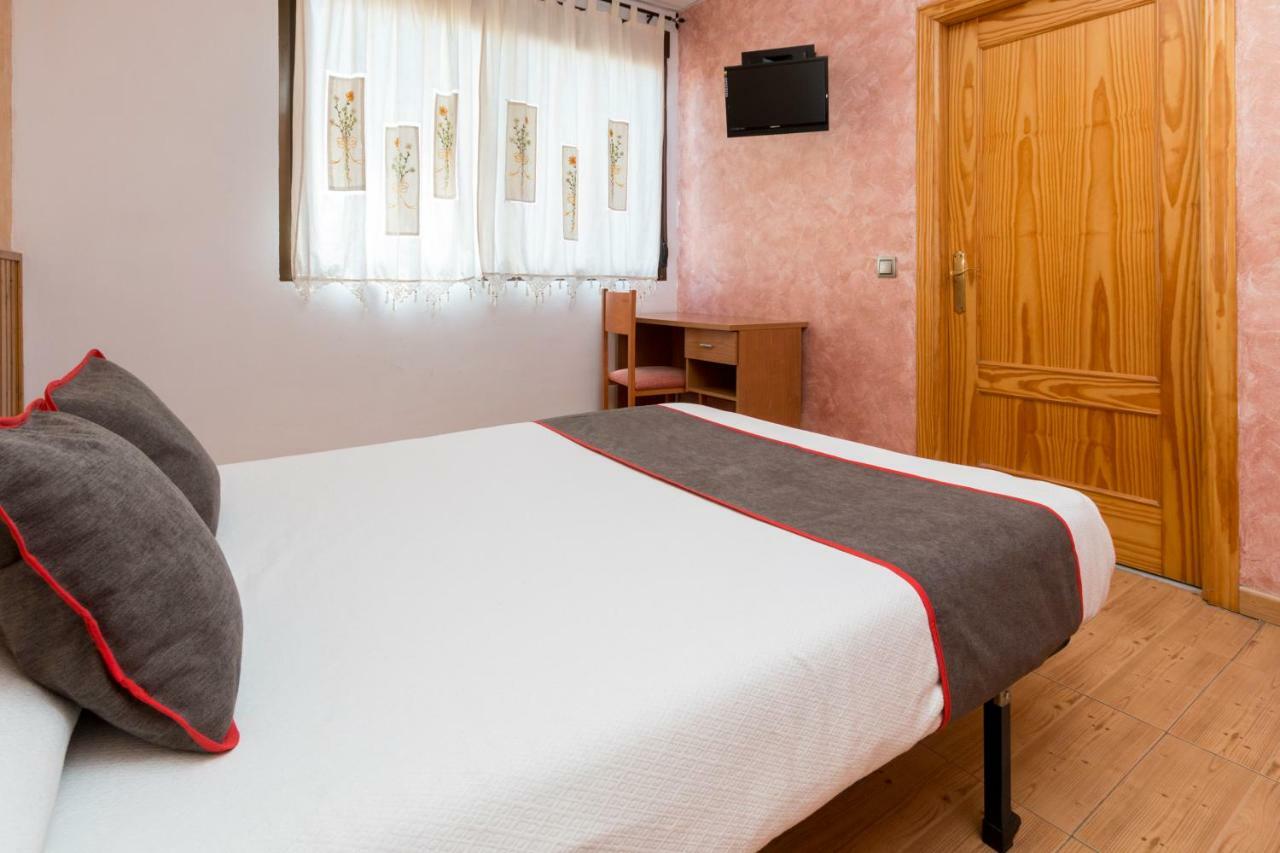 Oyo Hotel Los Alamos ปลาเซนเซีย ภายนอก รูปภาพ