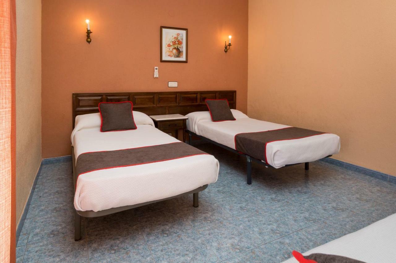 Oyo Hotel Los Alamos ปลาเซนเซีย ภายนอก รูปภาพ