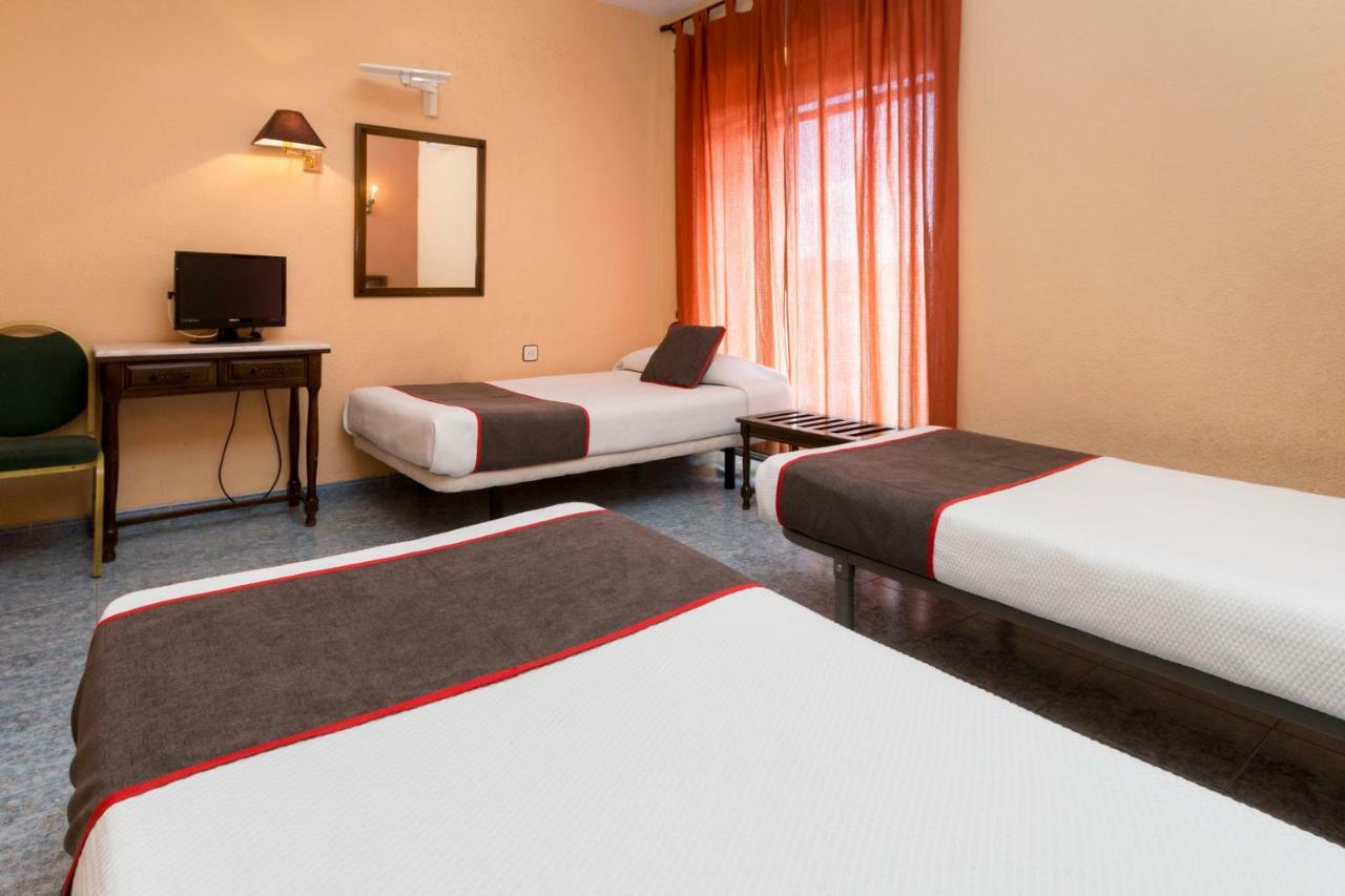 Oyo Hotel Los Alamos ปลาเซนเซีย ภายนอก รูปภาพ