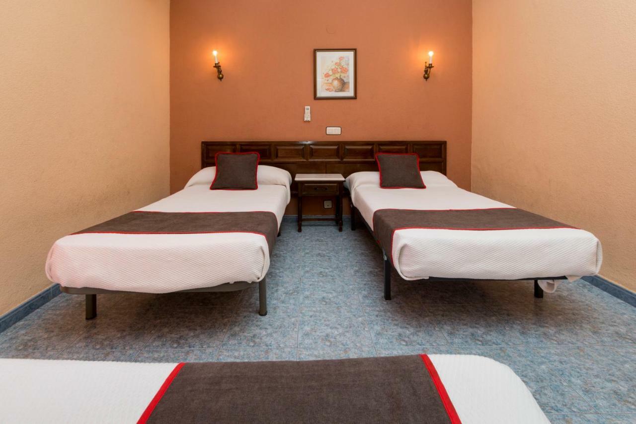 Oyo Hotel Los Alamos ปลาเซนเซีย ภายนอก รูปภาพ